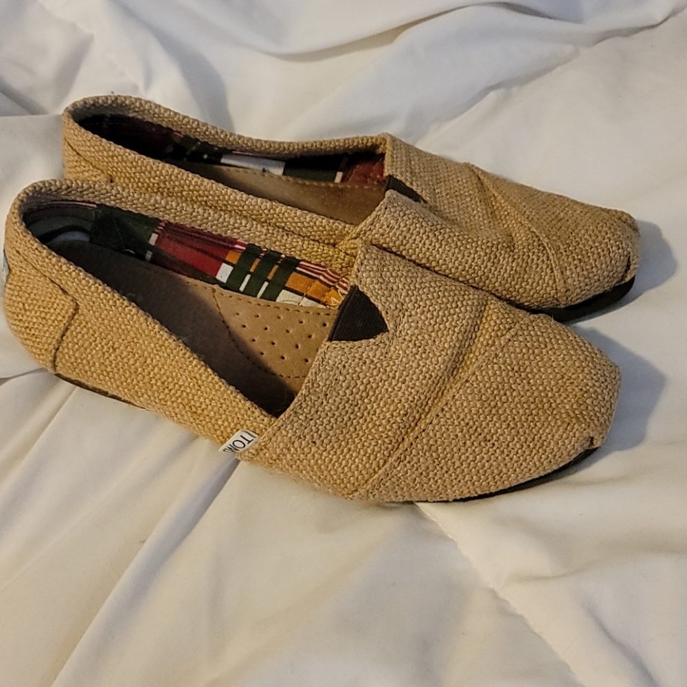 TOMS